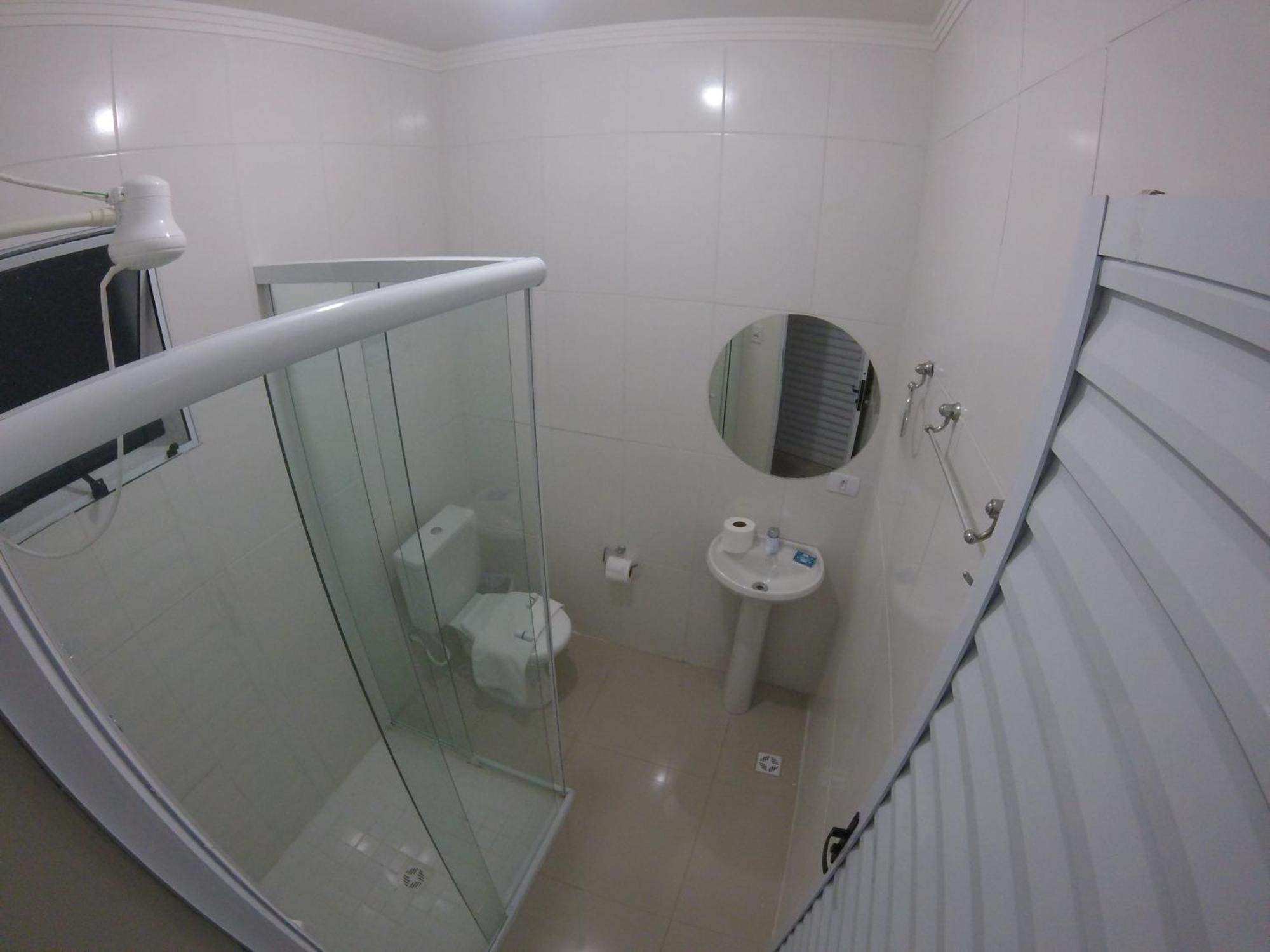 Pousada Praia Cia, Piscina, Centro, Estacionamento, Wifi, Saida Ate As 16H Bertioga Szoba fotó